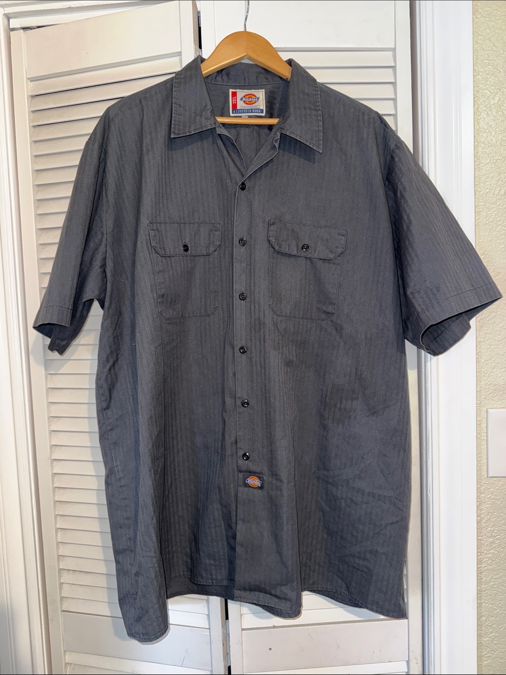 Dickies Short Sleeve Button-Down Work Shirt Shirt in Charcoal Gray - 3X